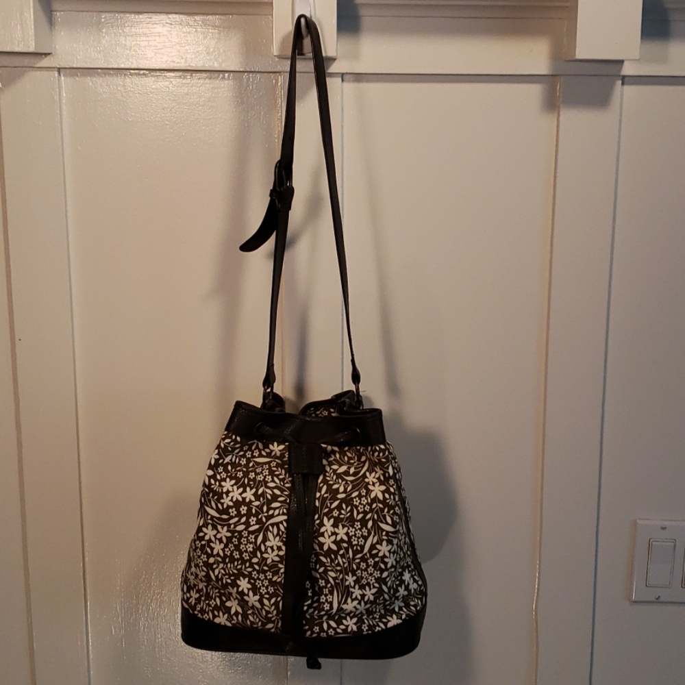 NWOT Eddie Bauer Bucket Purse